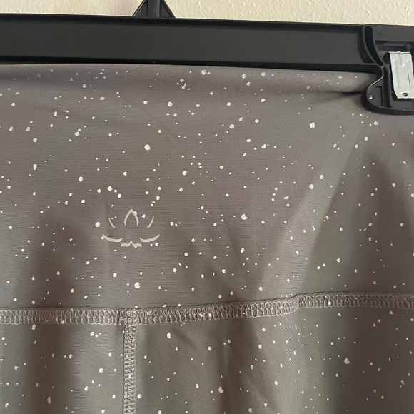 Beyond Yoga Sportflex Alloy Ombre High Waisted Midi Yoga Leggings - Picture 6 of 7